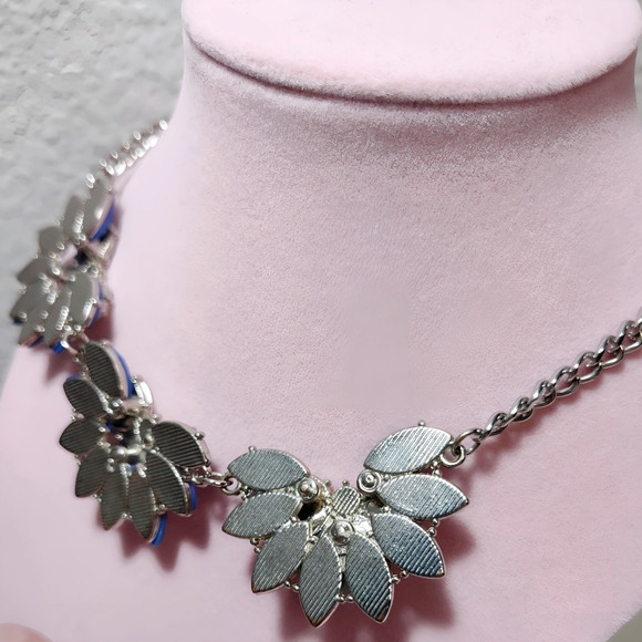 Retro Revival Floral Cobalt Blue Rhinestone Statement Necklace - Picture 4 of 8